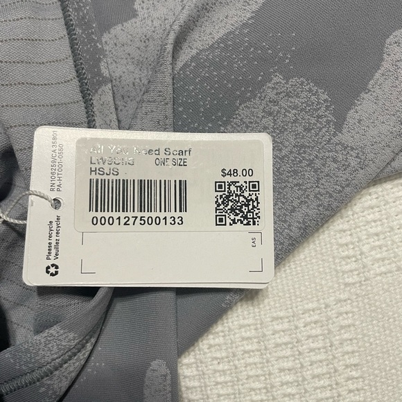 Lululemon All You Need Scarf NWT Grey Camo - Picture 3 of 6